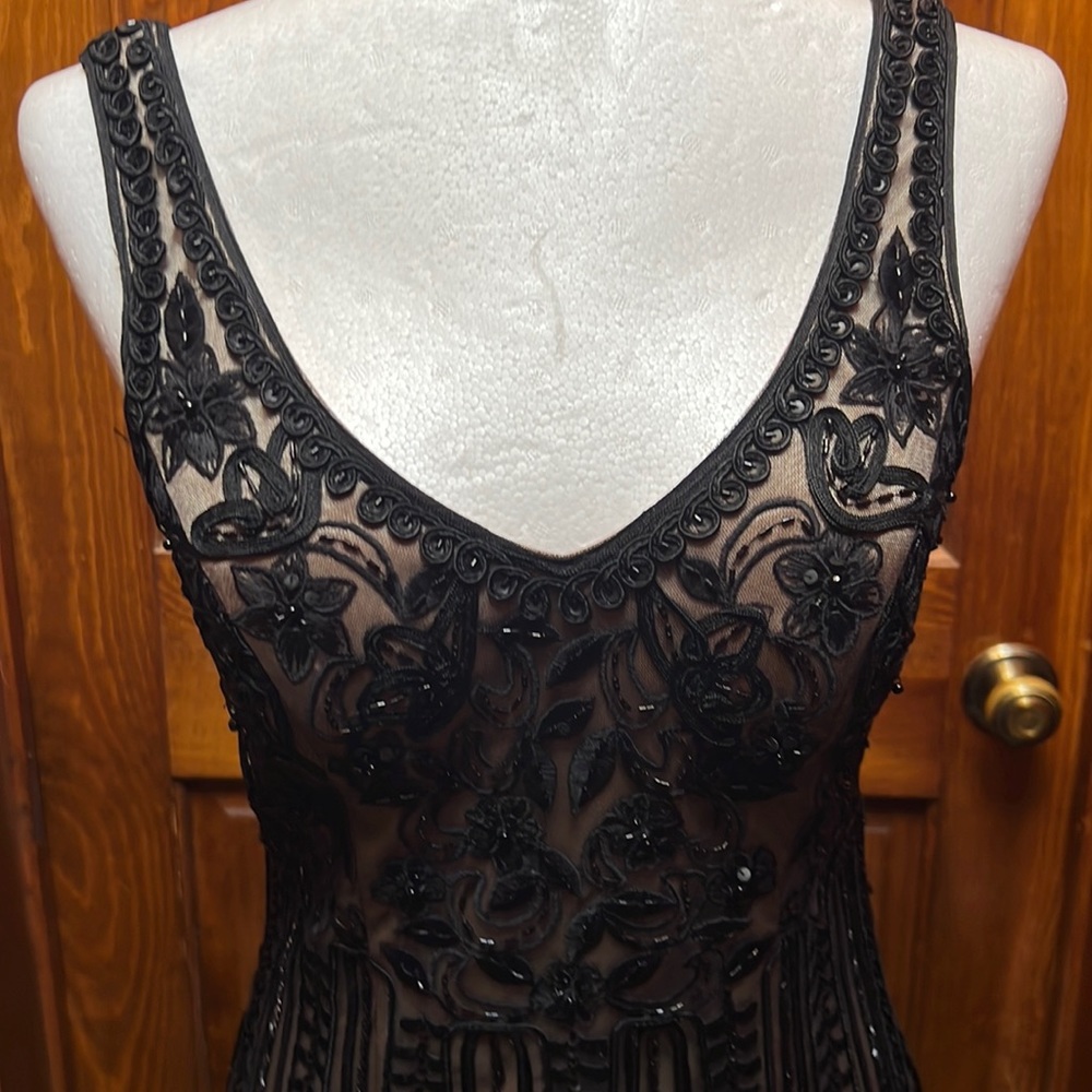 Dress - Picture 2 of 10